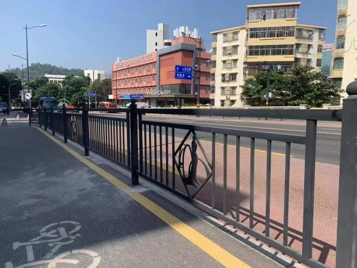 盘点道路护栏材质的特点